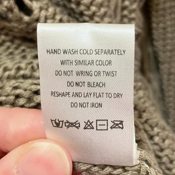 LIRA Women's Brown Fringe Accent Knit Oversized Boho Sweater Size Small - Picture 6 of 6